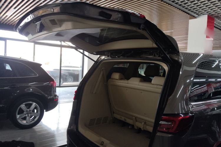 Used Buick GL8 2023 Land Executive Class 652T Luxury Model