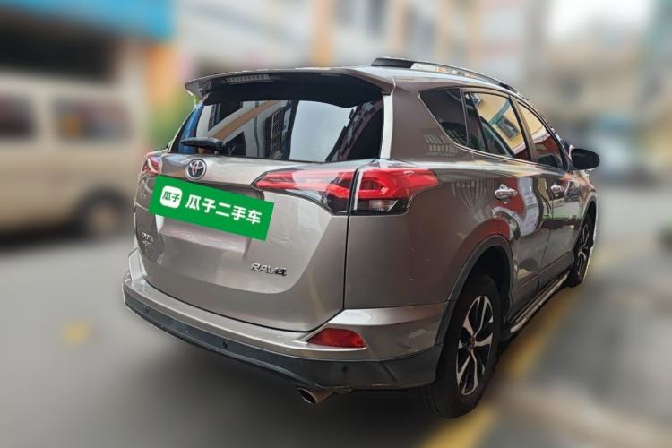 Used Toyota RAV4 2016 2.0L CVT Two-Wheel Drive Fashion Edition China V Standard