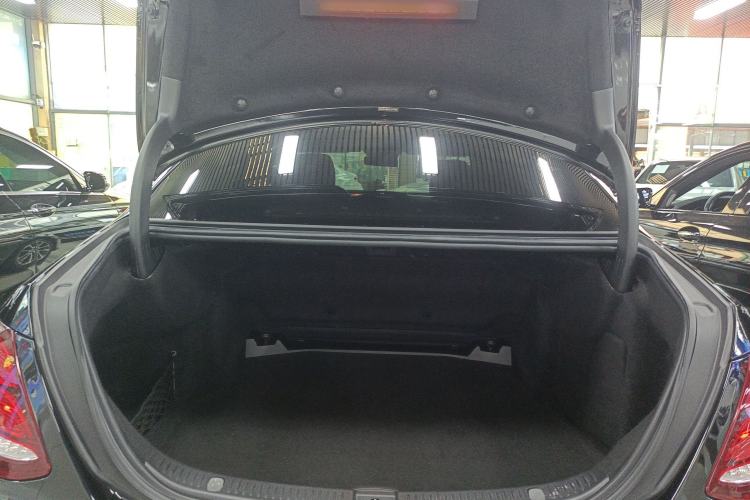 Used Mercedes-Benz E-Class 2016 E 300 L Stylish Model Trunk