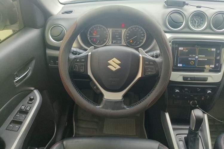 Used Suzuki Vitara 2016 1.4T Automatic Two-Wheel Drive Luxury Version Steering Wheel