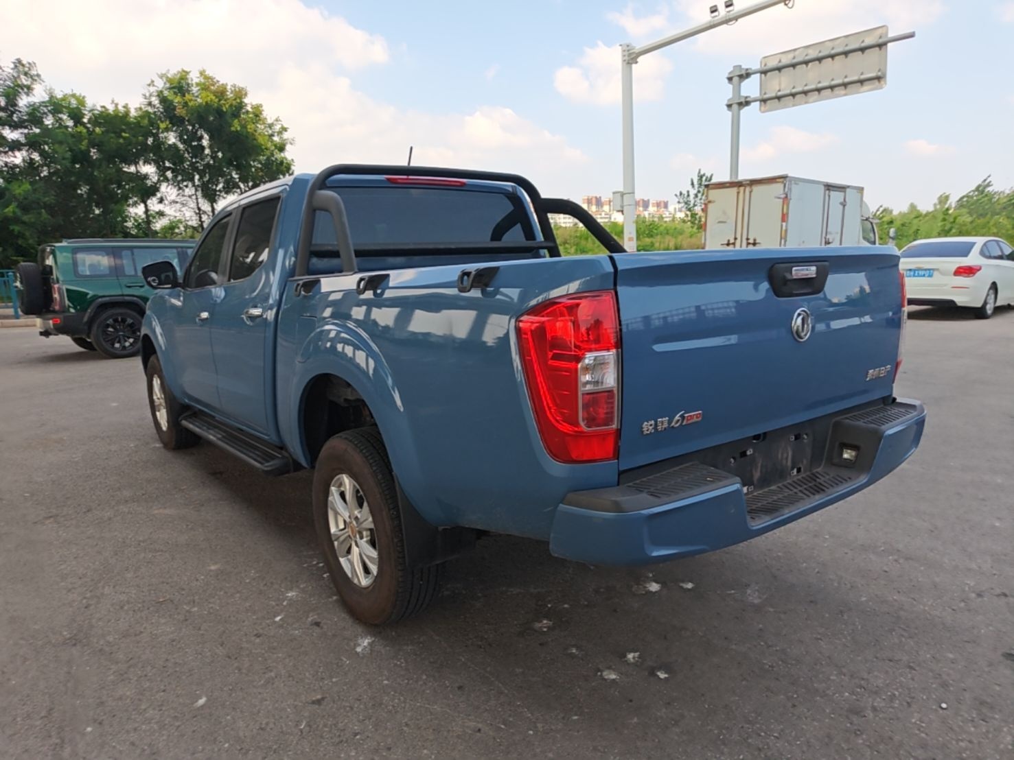 Dongfeng Ruichi 6 Pro 2025 Model 2.3T Automatic 2x2 Diesel Luxury Edition Flatbed Long Cargo Box — снимка 4