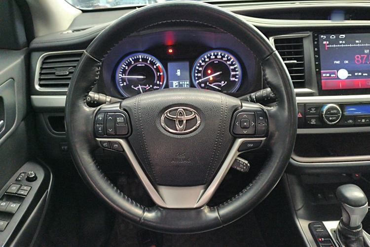 Used Toyota Highlander 2017 2.0T Four-Wheel Drive Luxury Edition 7 Seats Steering Wheel