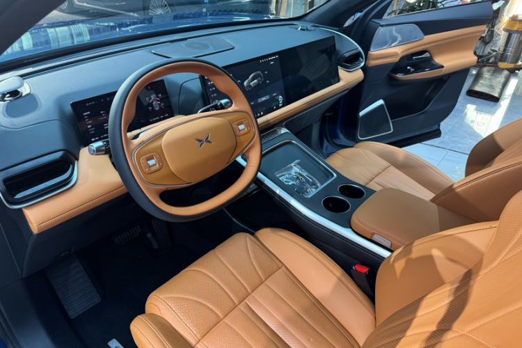 Used XPeng G9 2025 725 with Ultra-Long Range Max Interior 2