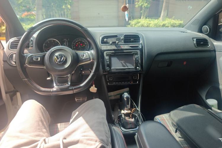 Used Volkswagen Polo 2015 1.4TSI GTI Center Console