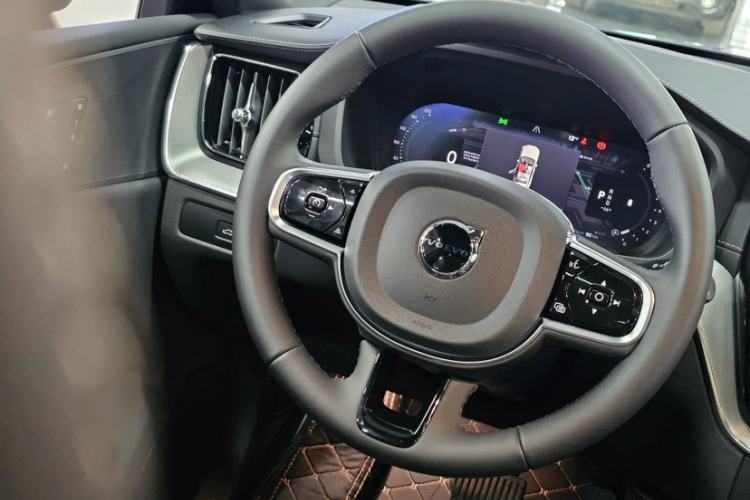 Used Volvo XC60 2026 B5 4x4 Smart Range Extreme Night Black Edition