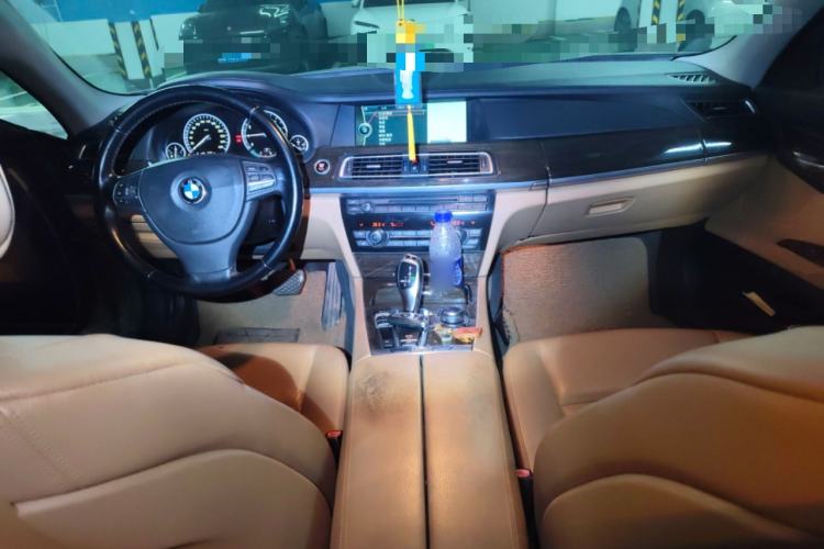 Used BMW 7 Series 2011 730Li Elegant Model Center Console