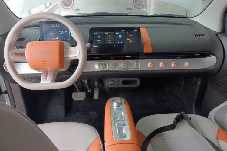 Used CHANGAN NEVO Lumin 2025 301km Honey Dew Edition Center Console