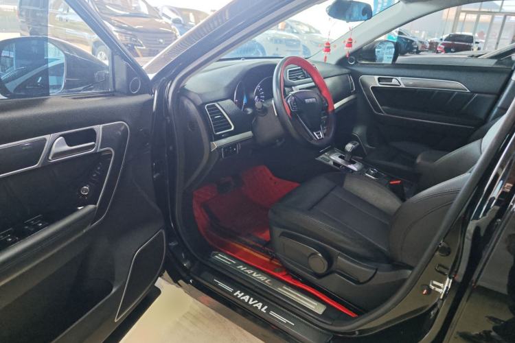 Used Haval H6 Coupe 2017 Red-Label 2.0T Automatic Two-Wheel Drive Urban Model
