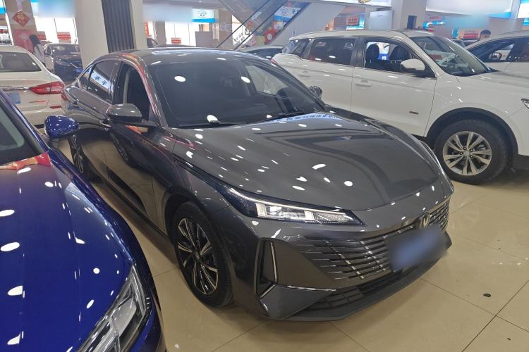 Used CHANGAN Eado 2025 Blue Whale 1.5T 500Bar Prestige Model Exterior 2