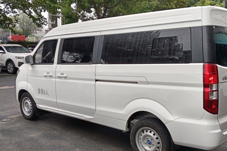 Used SRM Haoyun 2025 Launch Edition Farady 42.3 kWh 305 km 6 seats
