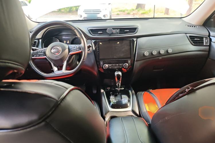 Used Nissan X-Trail 2019 2.0L CVT Comfort Edition 2WD Center Console