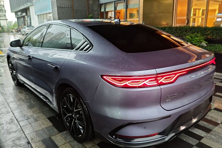 Used BYD Han 2024 EV Glory Edition 610 km All-Wheel Drive "Tian Shen Zhi Jia" Intelligent Driving Model