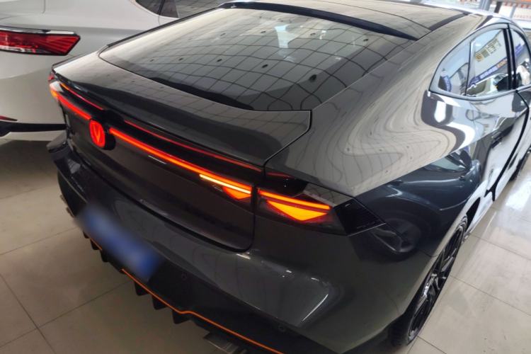 Used Changan UNI-V 2025 Model Third-Generation 2.0T Dynamic Edition