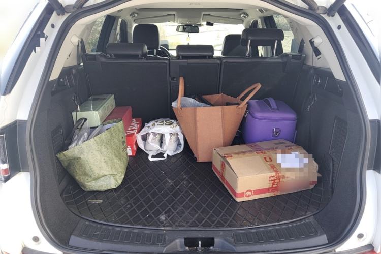 Used Land Rover Discovery Sport 2016 2.0T HSE Trunk