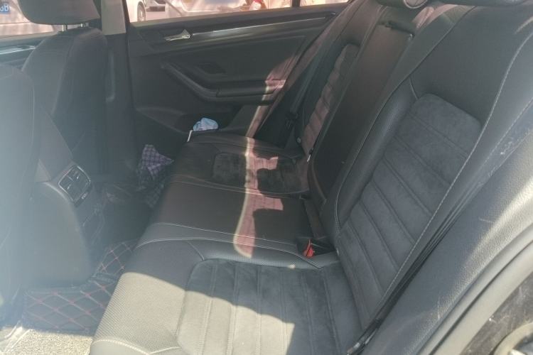 Used Volkswagen Sagitar 2017 230TSI Automatic Luxury Edition
