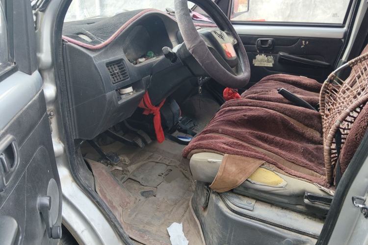 Used Wuling Rongguang Small Truck 2017 1.2L Double-Cab Basic Model LSI Driver Seat