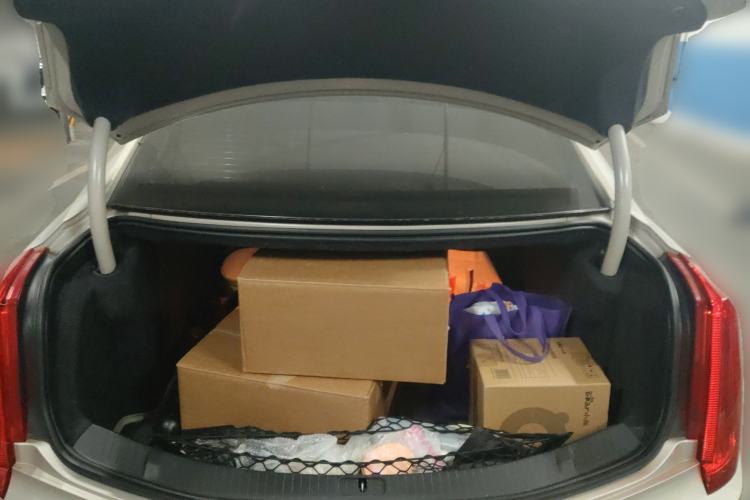 Used Cadillac XTS 2013 28T Luxury Model Trunk