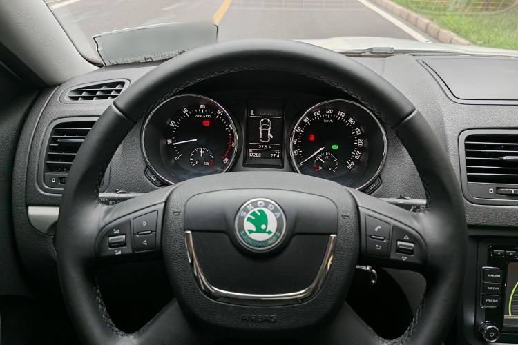 Used Skoda Yeti 2013 1.8T DSG Prestige Edition Interior 2