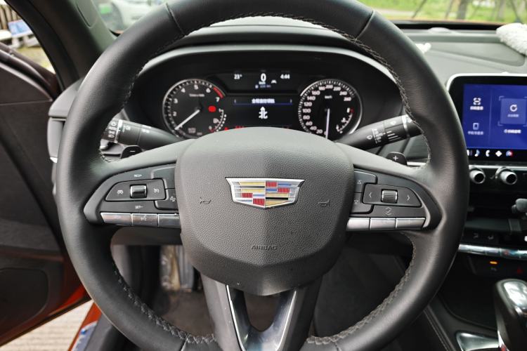 Used Cadillac CT4 2023 25T Luxury Model Steering Wheel