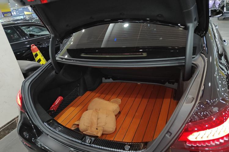 Used Mercedes-Benz E-Class 2023 Facelift E 260 L
