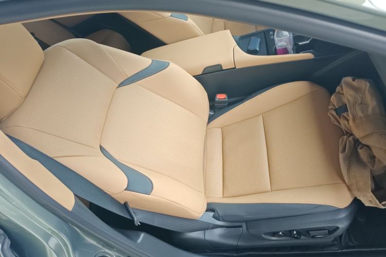 Used Lexus ES 2022 200 Excellence Edition
