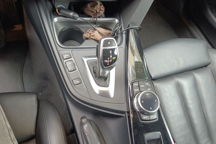 Used BMW 4 Series 2014 428i xDrive Convertible Design Package Edition Gear Lever