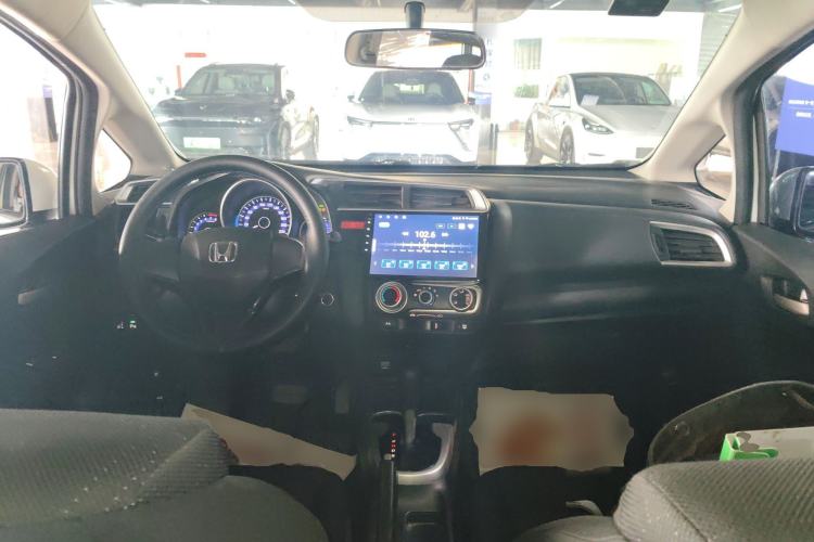 Used Honda Fit 2016 1.5L SES CVT Fashion Sunroof Edition Center Console