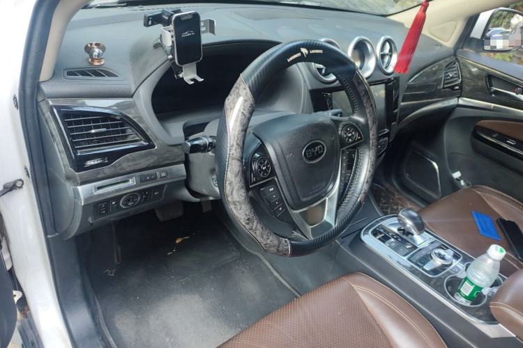 Used BYD Tang New Energy 2015 2.0T Four-Wheel-Drive Flagship Model