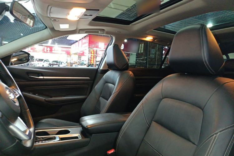 Used Nissan Teana 2019 2.0T XL Smart Leading Edition Headliner