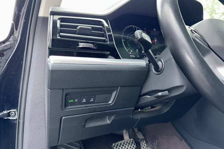 Used Volkswagen Touareg New Energy 2021 eHybrid
