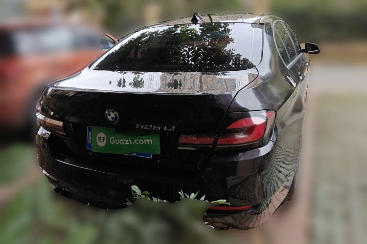 Used BMW 5 Series 2014 525Li Leading Model
