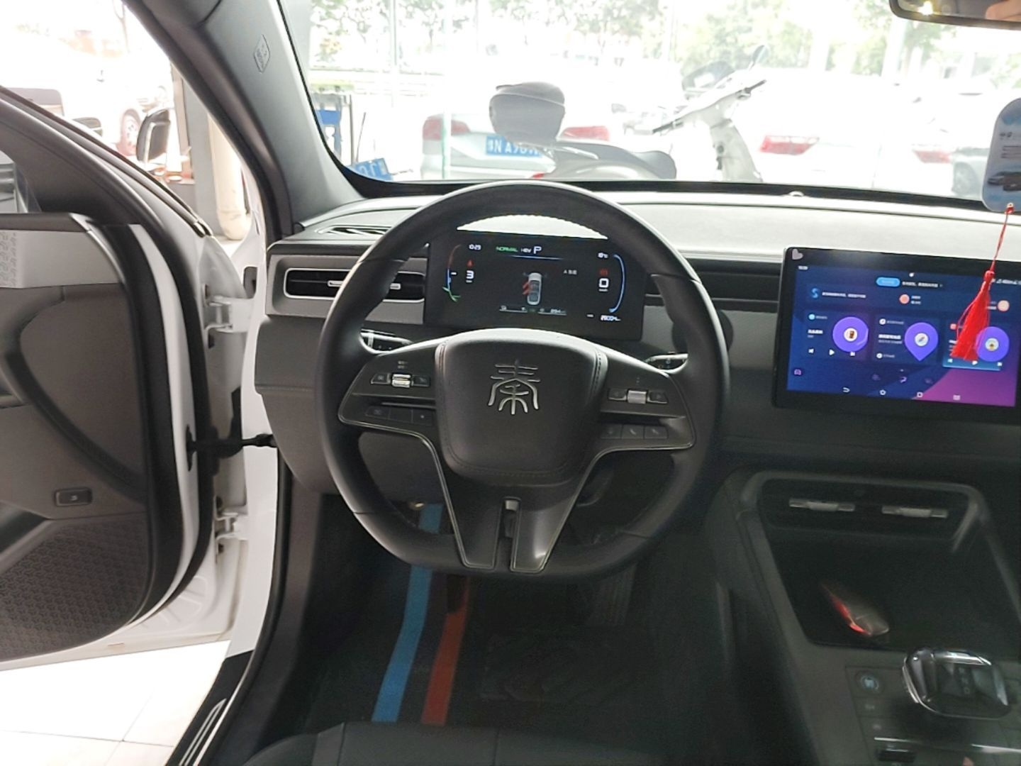 BYD Qin PLUS 2025 DM-i Smart Drive 55KM Leading Model — снимка 13