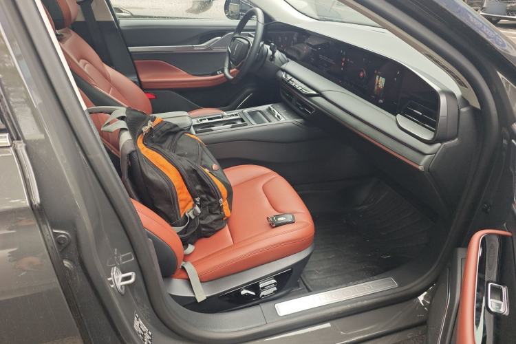 Used Lincoln Z 2025 2.0T Prestige Edition Right Front Seat