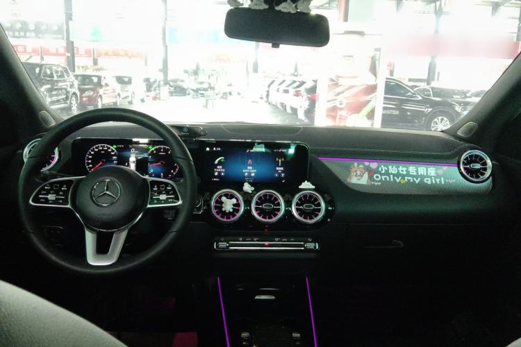 Used Mercedes-Benz GLA 2020 GLA 200 Center Console