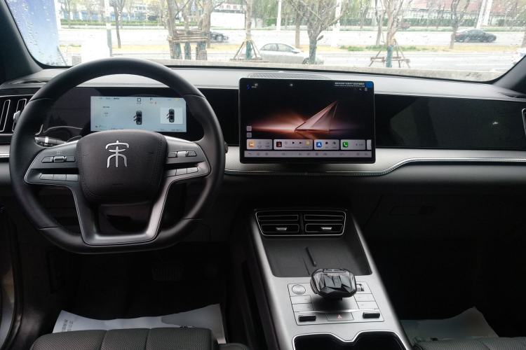 Used BYD Song Pro New Energy 2025 Second-Generation Intelligent Driving Version DM-i 115KM Superior Trim Center Console