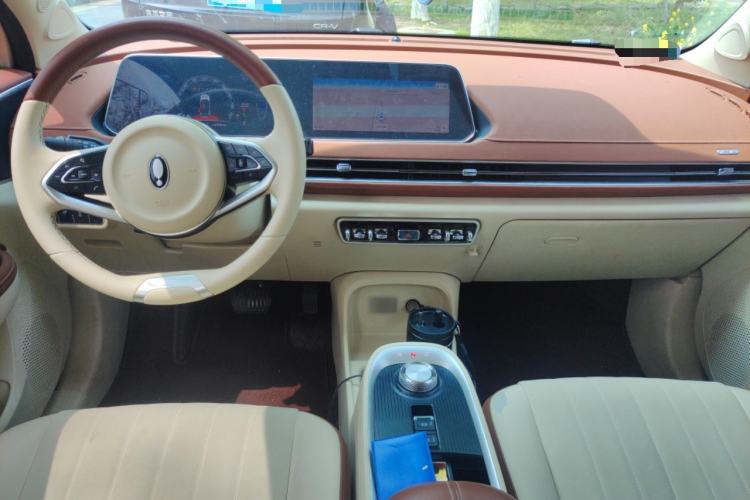 Used ORA Good Cat 2021 400km Standard Range Venus Edition Lithium Iron Phosphate Center Console