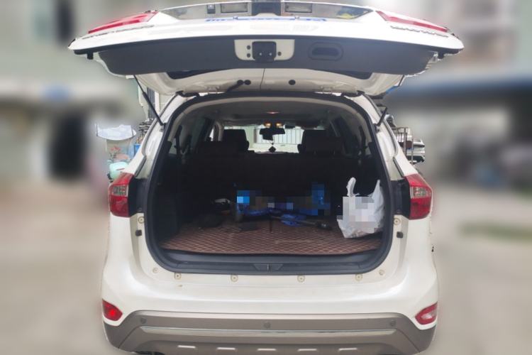 Used JMC Yusheng S350 2016 2.4T Automatic 2WD Diesel Luxury Version with Sunroof 7 Seats
