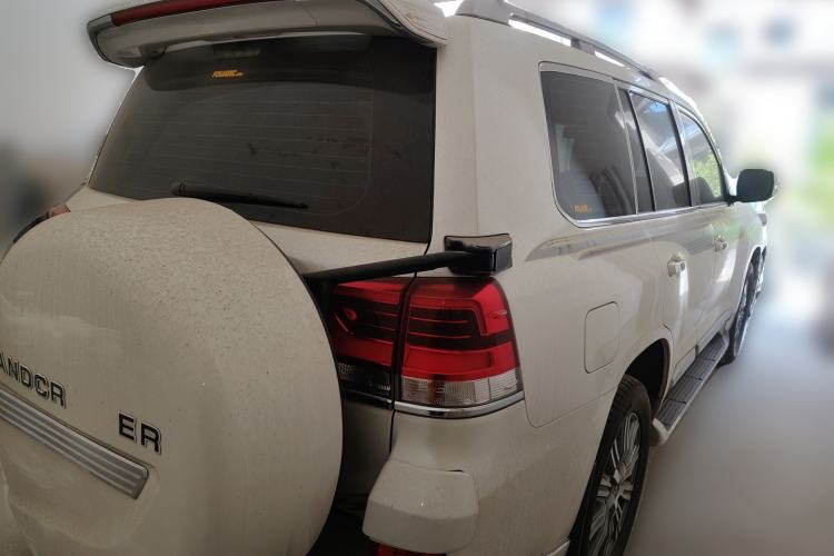 Used Toyota Land Cruiser 2015 4.0L V6 Middle East Low-Trim Version Rear Right 45 Deg