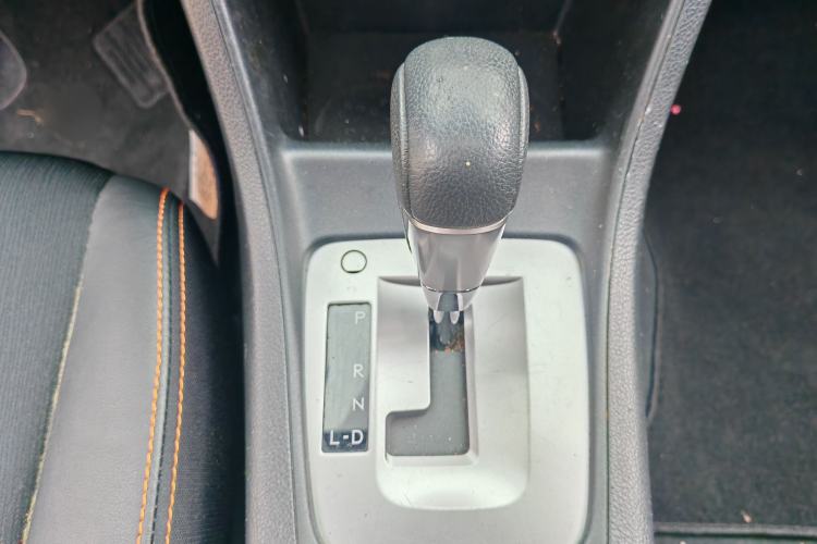 Used Subaru XV 2014 2.0i Comfort Edition Gear Lever