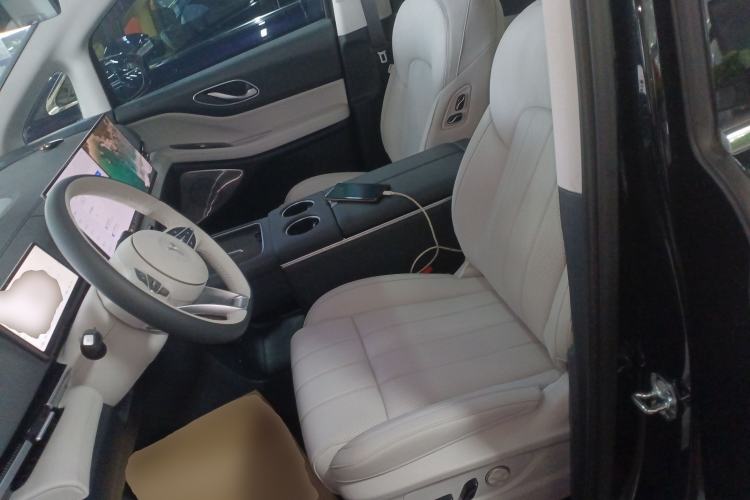 Used VOYAH Dream 2025 PHEV Four-Wheel Drive Prestige Kunpeng Edition