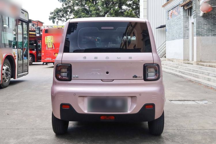 Used Geely Galaxy Panda 2023 Panda Mini 200km Endurance Bear
