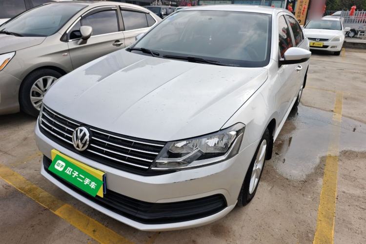 Used Volkswagen Lavida 2015 1.6L Manual Fashion Edition