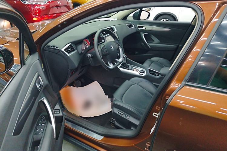 Used DS 6 2014 1.6T Luxury Edition THP160
