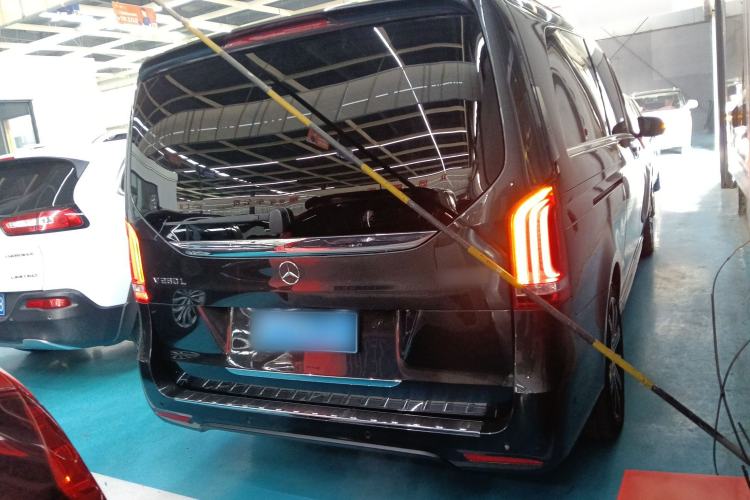 Used Mercedes-Benz V-Class 2021 V 260 L Long-wheelbase Luxury Edition