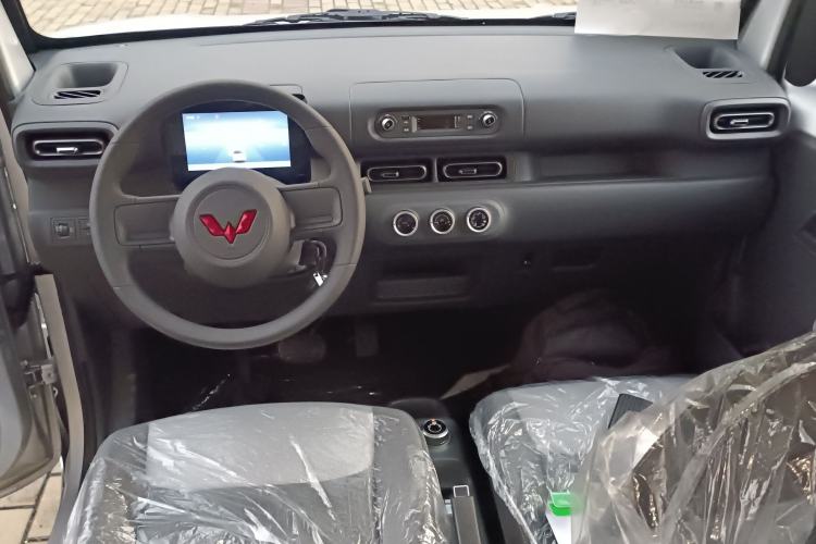 Used Wuling Zhiguang New Energy 2025 Model 305km Ambitious Edition