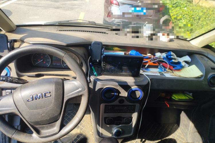 Used JMC E-Roadrunner 2023 E630 Van Base Model 41.86 kWh
