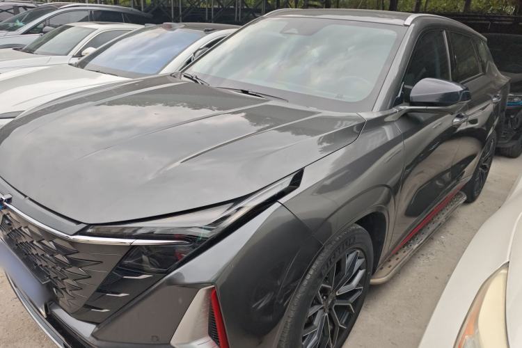 Used CHANGAN OSHAN Z6 2022 Blue Whale 1.5T DCT Smart Navigation Model Exterior 2