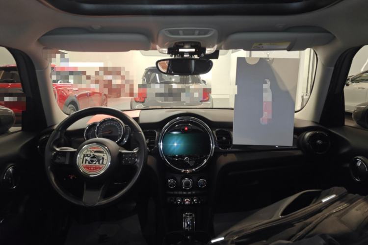 Used MINI 2022 1.5T ONE Five-Door PLUS Center Console