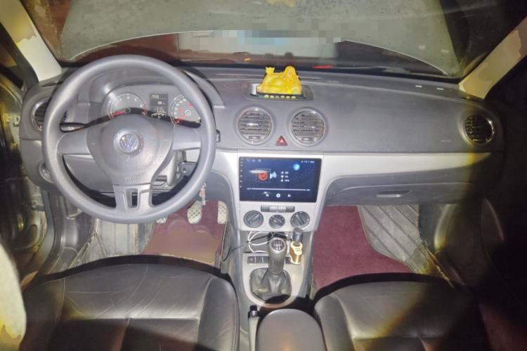 Used Volkswagen Lavida 2011 1.4 TSI Manual Prestige Edition Center Console