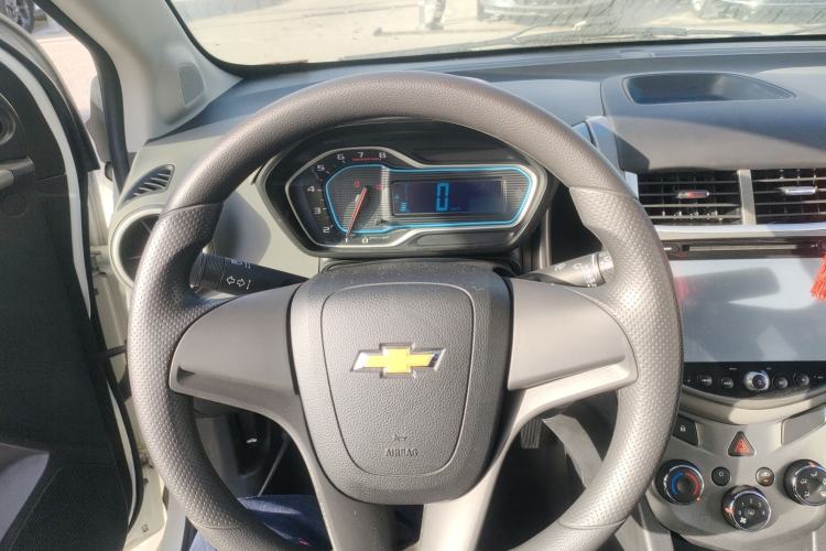 Used Chevrolet Aveo Sonic 2014 Sedan 1.4 SL MT Comfort Edition